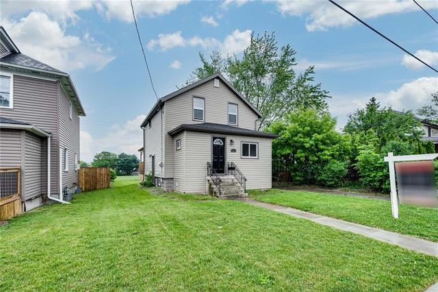 4470 Homewood Avenue, House detached with 3 bedrooms, 1 bathrooms and 2 parking in Niagara Falls ON | Image 2