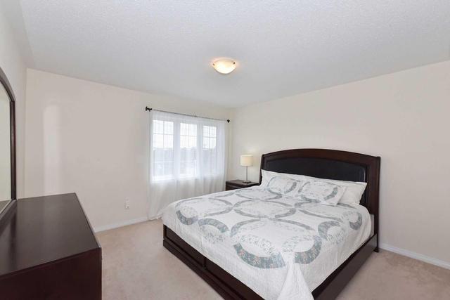 172 Kingston Rd W, Townhouse with 2 bedrooms, 2 bathrooms and 1 parking in Ajax ON | Image 15