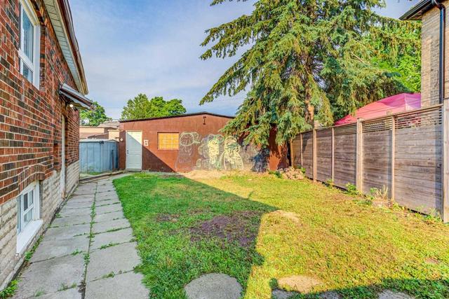 lower - 2 Bryant Ave, House detached with 2 bedrooms, 1 bathrooms and 0 parking in Toronto ON | Image 3