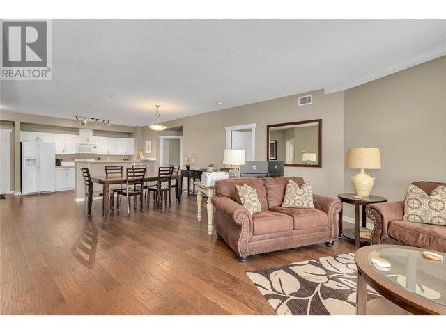 432 - 1088 Sunset Drive, Condo with 2 bedrooms, 2 bathrooms and 1 parking in Kelowna BC | Image 17