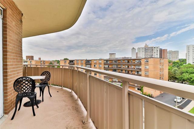 608 - 11 Fontenay Crt, Condo with 1 bedrooms, 1 bathrooms and 1 parking in Toronto ON | Image 6