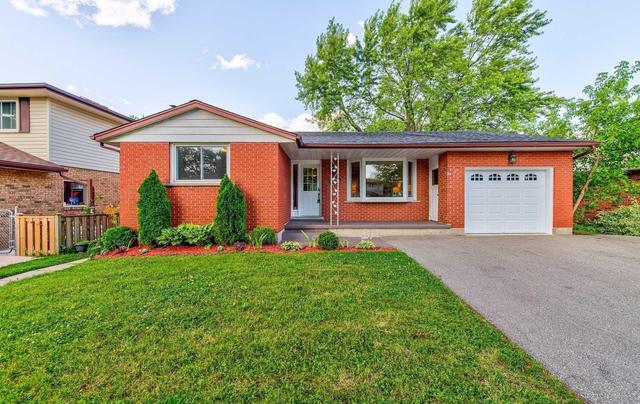 80 Lower Canada Cres, House detached with 3 bedrooms, 2 bathrooms and 4 parking in Kitchener ON | Image 1