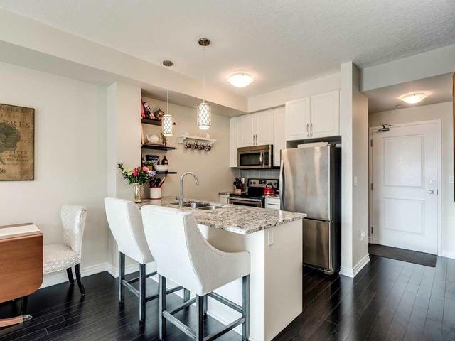404 - 35 Southshore Cres, Condo with 2 bedrooms, 2 bathrooms and 2 parking in Hamilton ON | Image 6