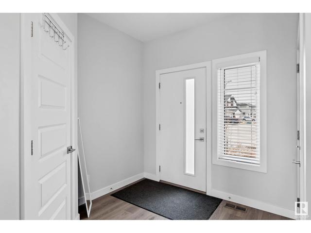 4920 Charles Pt Sw, House detached with 4 bedrooms, 3 bathrooms and 4 parking in Edmonton AB | Image 3