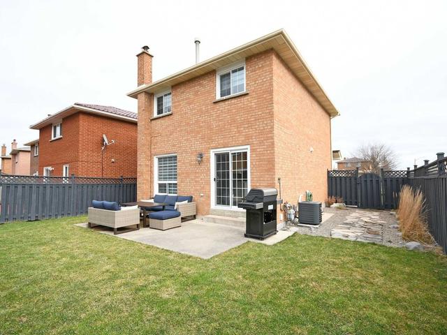2 Cashel St, House detached with 3 bedrooms, 3 bathrooms and 5 parking in Brampton ON | Image 25