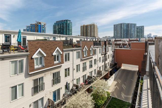 1004 - 18 Laidlaw St, Townhouse with 2 bedrooms, 2 bathrooms and 1 parking in Toronto ON | Image 15