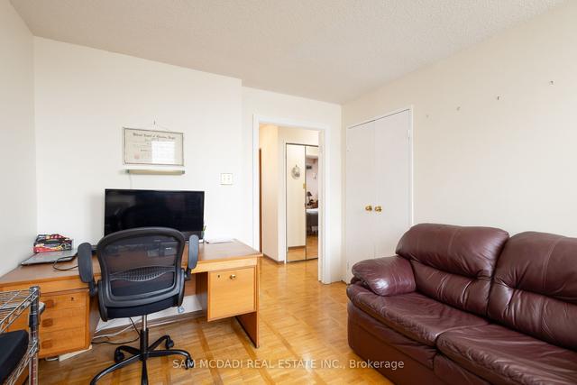 1707 - 3650 Kaneff Cres, Condo with 3 bedrooms, 2 bathrooms and 1 parking in Mississauga ON | Image 6