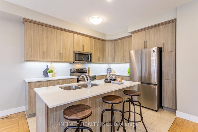 669 Chelton Rd, Townhouse with 3 bedrooms, 4 bathrooms and 2 parking in London ON | Image 32