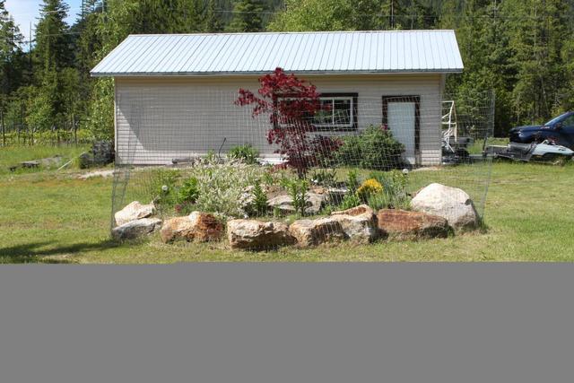880 Alexander Road, House detached with 3 bedrooms, 2 bathrooms and null parking in Central Kootenay K BC | Image 23