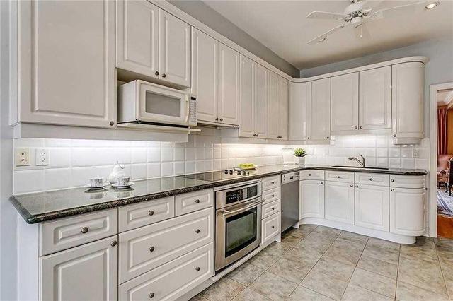 5 - 2303 Hill Ridge Crt, Townhouse with 3 bedrooms, 3 bathrooms and 2 parking in Oakville ON | Image 9
