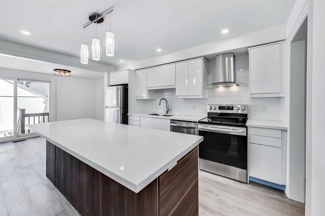 245 Palmerston Ave, House semidetached with 6 bedrooms, 3 bathrooms and 2 parking in Toronto ON | Image 37