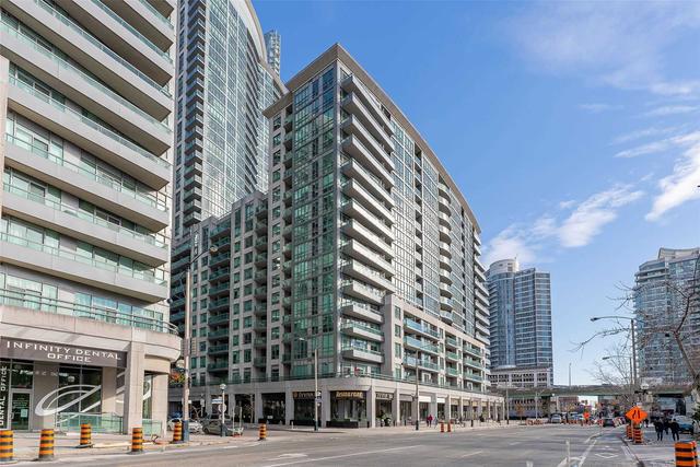 801 - 19 Grand Trunk Cres, Condo with 2 bedrooms, 1 bathrooms and 0 parking in Toronto ON | Image 17
