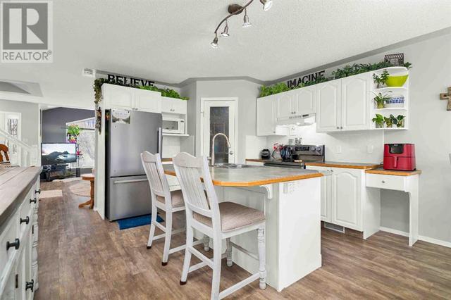506, - 165 Southridge Drive Se, House attached with 3 bedrooms, 1 bathrooms and 2 parking in Medicine Hat AB | Image 9