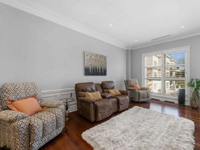 301 - 1 Post Rd, Condo with 2 bedrooms, 4 bathrooms and 3 parking in Toronto ON | Image 3