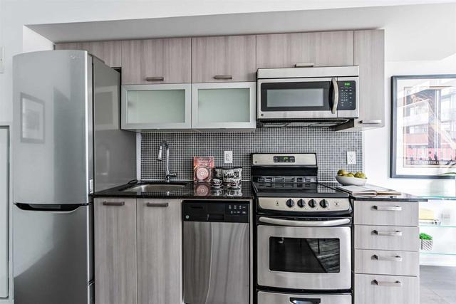 612w - 36 Lisgar St, Condo with 2 bedrooms, 1 bathrooms and 0 parking in Toronto ON | Image 2
