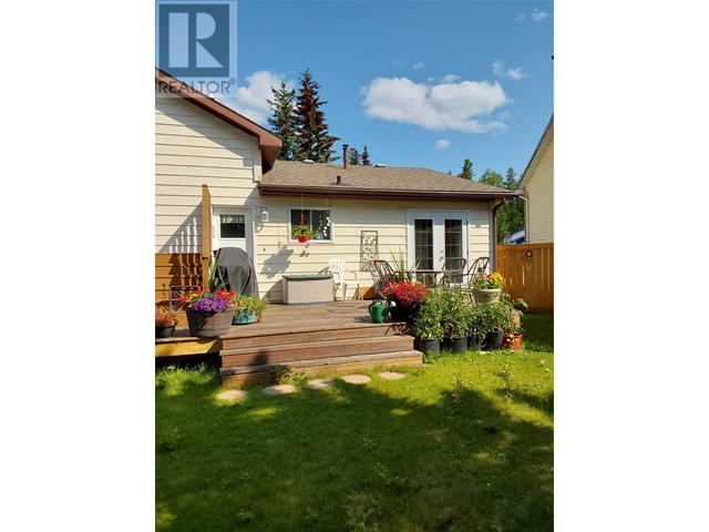 111 Bullmoose Crescent, House detached with 4 bedrooms, 2 bathrooms and null parking in Tumbler Ridge BC | Image 21
