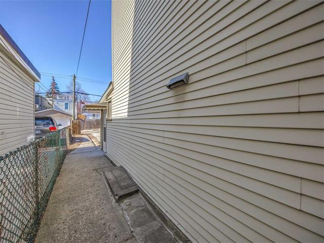 (back) - 282 Jones Ave, House detached with 1 bedrooms, 1 bathrooms and 1 parking in Toronto ON | Image 2