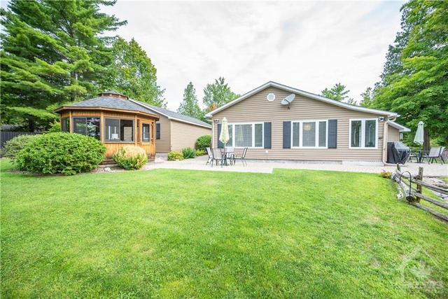 259 3 Mile Bay Road, House detached with 2 bedrooms, 2 bathrooms and 8 parking in Lanark Highlands ON | Image 18