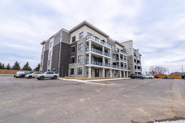302 - 120 Springvalley Cres, Condo with 2 bedrooms, 2 bathrooms and 1 parking in Hamilton ON | Image 1