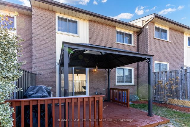 167 - 243 Queen Victoria Dr, Townhouse with 4 bedrooms, 2 bathrooms and 3 parking in Hamilton ON | Image 32