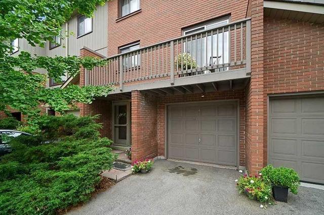 24 - 1855 Maple Ridge Dr, Townhouse with 3 bedrooms, 3 bathrooms and 1 parking in Mississauga ON | Image 2