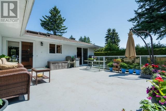 1875 Grandview Dr, House detached with 4 bedrooms, 3 bathrooms and 4 parking in Saanich BC | Image 32