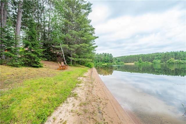 326 Kopernik Road, House detached with 3 bedrooms, 3 bathrooms and 12 parking in Madawaska Valley ON | Image 6