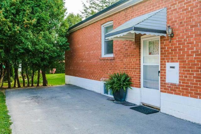 127 Ferris Rd, House detached with 3 bedrooms, 2 bathrooms and 3 parking in Toronto ON | Image 7