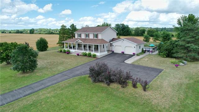 2535 County 15 Road, House detached with 4 bedrooms, 3 bathrooms and 4 parking in North Stormont ON | Card Image