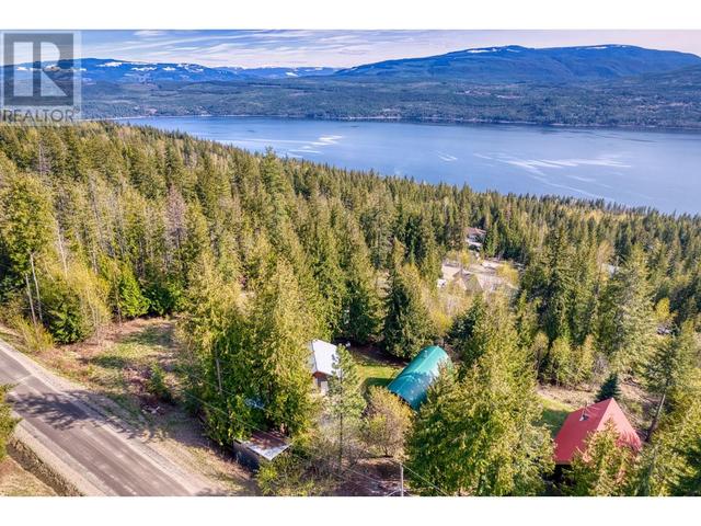 7456 Anglemont Way, House detached with 2 bedrooms, 2 bathrooms and 6 parking in Columbia Shuswap F BC | Image 57