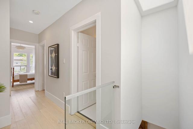 1087 Woodbine Ave, House semidetached with 3 bedrooms, 2 bathrooms and 0 parking in Toronto ON | Image 8