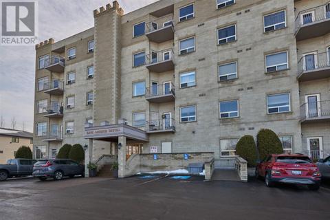 205 - 253 Pioneer Dr, Condo with 2 bedrooms, 2 bathrooms and null parking in Thunder Bay ON | Card Image