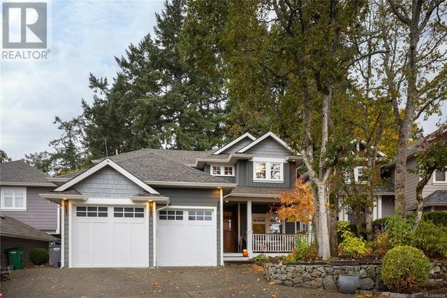 539 Caselton Pl, House detached with 4 bedrooms, 4 bathrooms and 4 parking in Saanich BC | Image 1