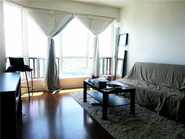 2111 - 11 Lee Centre Dr, Condo with 2 bedrooms, 2 bathrooms and 1 parking in Toronto ON | Image 3