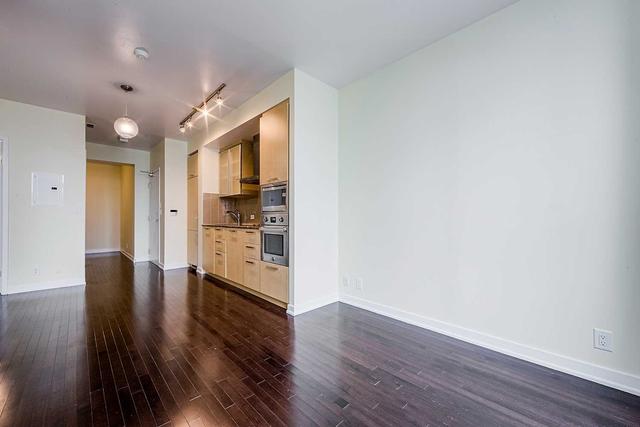 5211 - 12 York St, Condo with 1 bedrooms, 1 bathrooms and 1 parking in Toronto ON | Image 5
