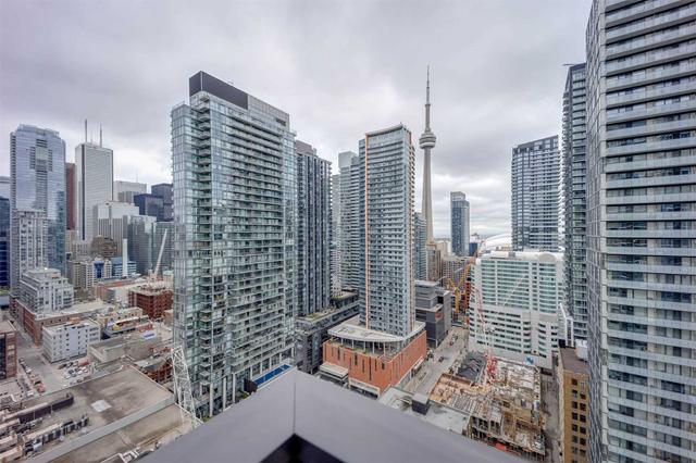 2509 - 125 Peter St, Condo with 2 bedrooms, 1 bathrooms and 1 parking in Toronto ON | Image 4