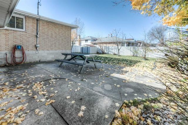 80 Quaker Cres, House detached with 4 bedrooms, 2 bathrooms and 5 parking in Hamilton ON | Image 27
