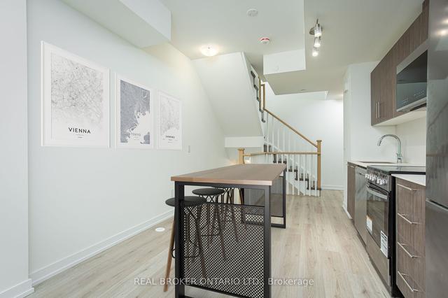 37 - 871 Sheppard Ave W, Townhouse with 2 bedrooms, 3 bathrooms and 1 parking in Toronto ON | Image 3
