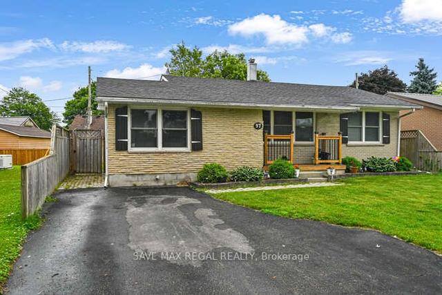 97 Salisbury Ave, House detached with 2 bedrooms, 2 bathrooms and 2 parking in Brockville ON | Image 3