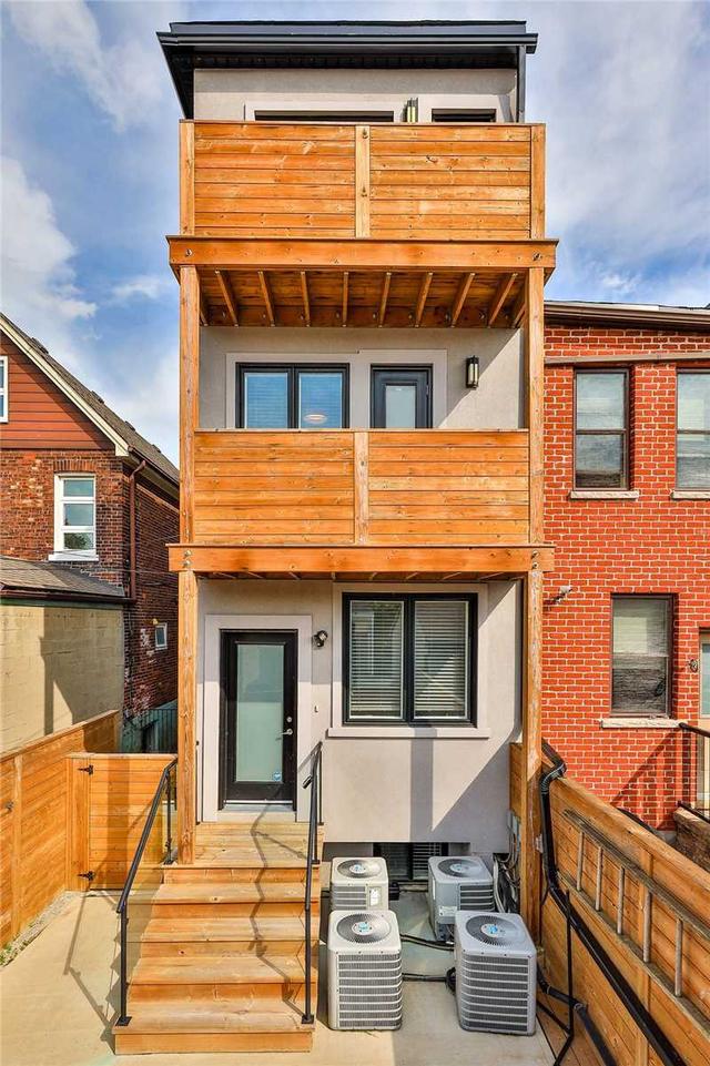 upper - 734 Shaw St, House semidetached with 3 bedrooms, 3 bathrooms and 2 parking in Toronto ON | Image 13