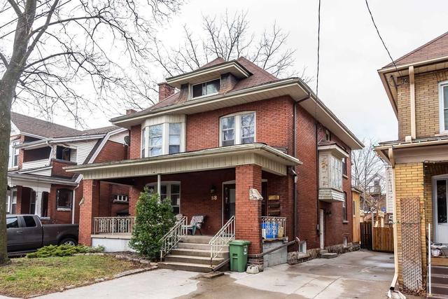 88 Spadina Ave, House detached with 5 bedrooms, 4 bathrooms and 2 parking in Hamilton ON | Image 1