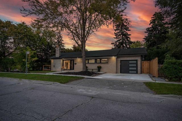 5 Drumheller Rd, House detached with 3 bedrooms, 2 bathrooms and 3 parking in Toronto ON | Image 2