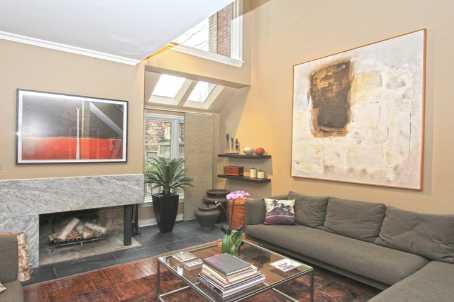 th 11 - 38 Earl St, Townhouse with 3 bedrooms, 3 bathrooms and 1 parking in Toronto ON | Image 2