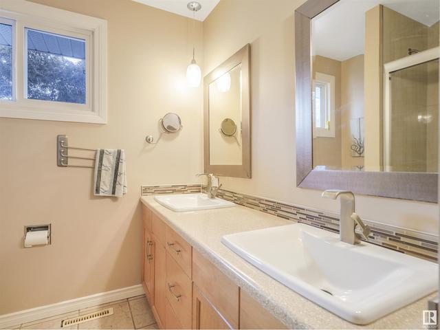 11208 35a Av Nw, House detached with 5 bedrooms, 2 bathrooms and 4 parking in Edmonton AB | Image 14