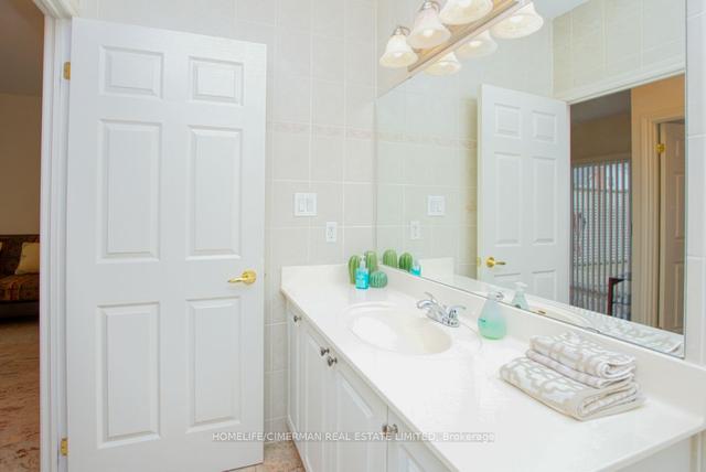 115 - 33 Wallace St, Condo with 1 bedrooms, 1 bathrooms and 1 parking in Vaughan ON | Image 2