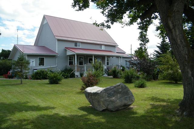 5104 47 Avenue, House detached with 6 bedrooms, 3 bathrooms and 8 parking in Forestburg AB | Image 1