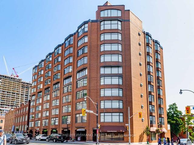 404 - 135 George St S, Condo with 2 bedrooms, 2 bathrooms and 1 parking in Toronto ON | Image 1