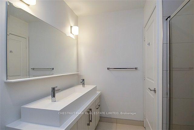 lph9 - 65 St Mary St, Condo with 2 bedrooms, 2 bathrooms and 1 parking in Toronto ON | Image 6