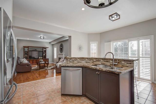 5439 Valleyhigh Dr, House detached with 4 bedrooms, 4 bathrooms and 4 parking in Burlington ON | Image 5
