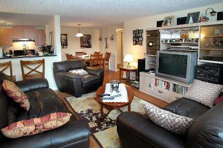 1014 - 6720 Glen Erin Dr, Condo with 2 bedrooms, 1 bathrooms and 2 parking in Mississauga ON | Image 4